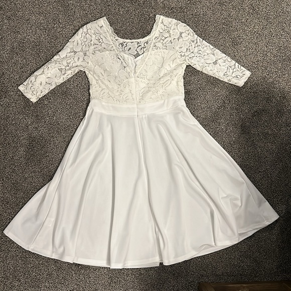 Classy lace wedding or summer dress - Picture 4 of 6